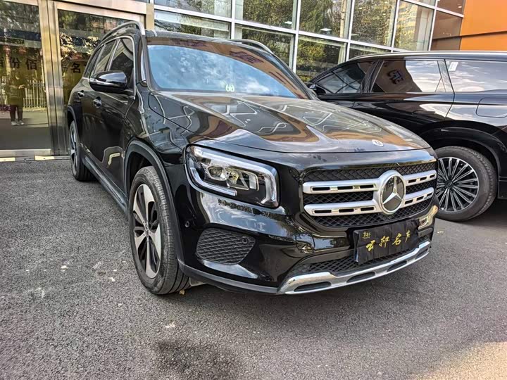 Фото 2 - Mercedes-Benz GLB-Class