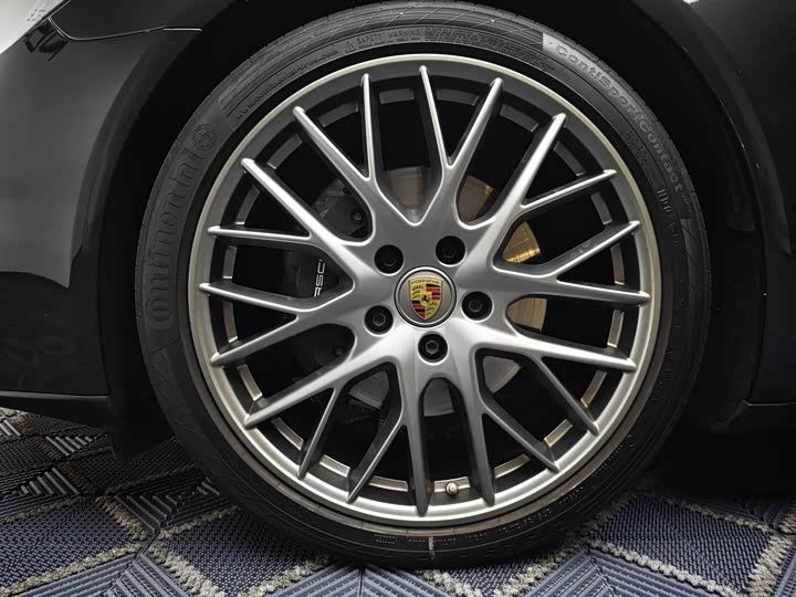 Фото 3 - Porsche Panamera