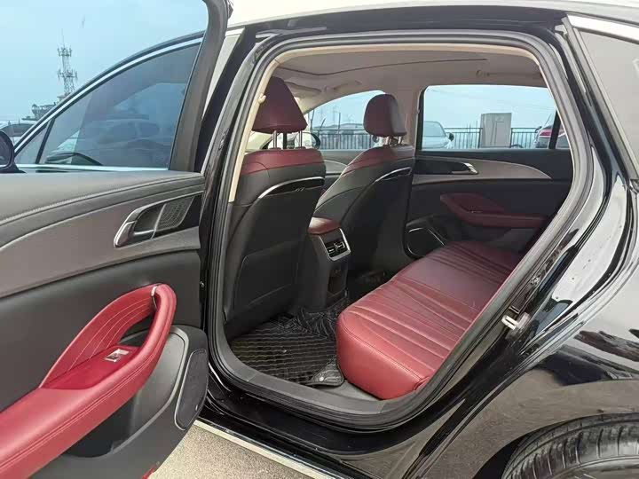 Фото 5 - Hongqi H5