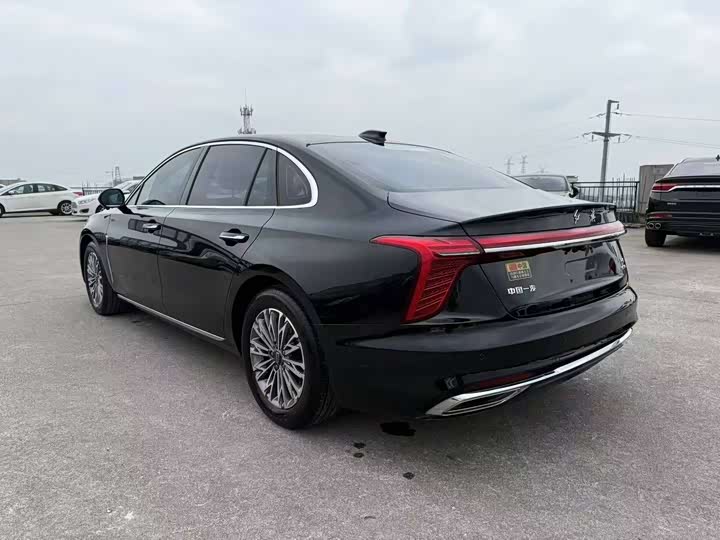 Фото 7 - Hongqi H5