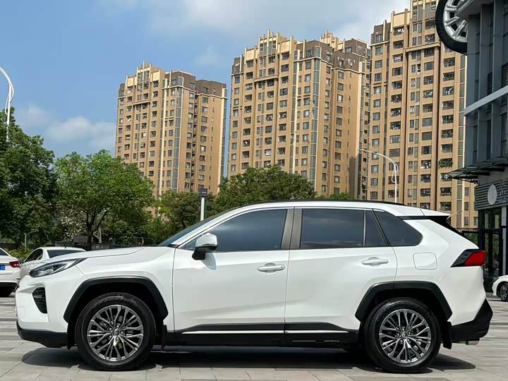 Фото 3 - Toyota Wildlander