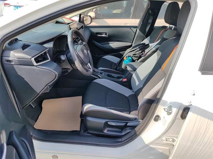 Фото 15 - Toyota Corolla