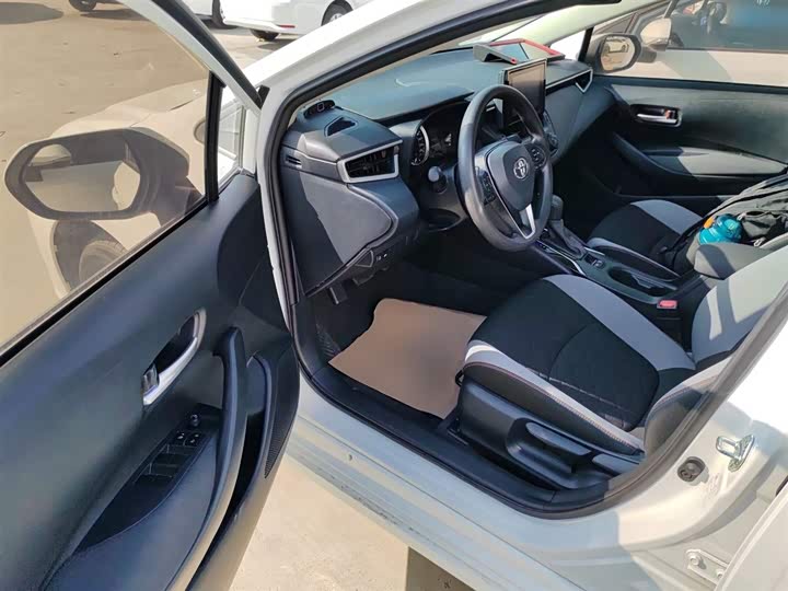 Фото 16 - Toyota Corolla