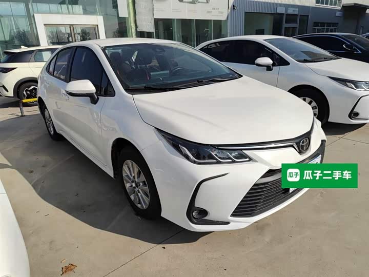 Фото 4 - Toyota Corolla