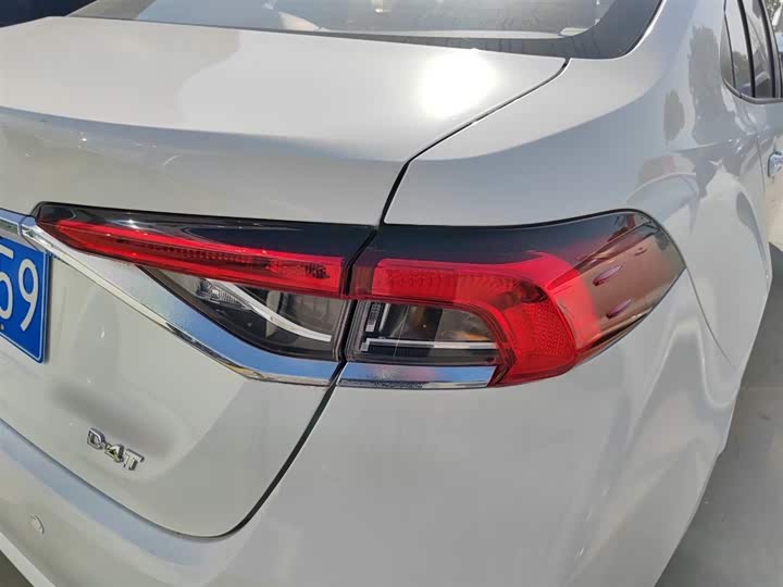 Фото 8 - Toyota Corolla