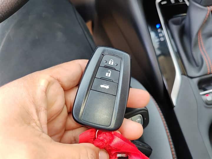 Фото 9 - Toyota Corolla