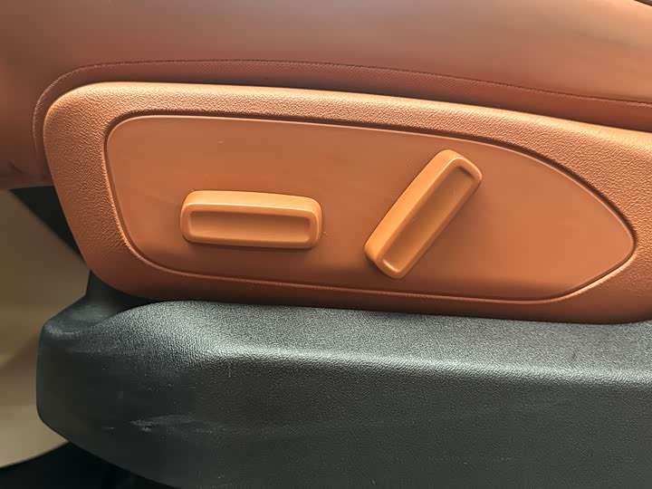 Фото 14 - Leapmotor C16