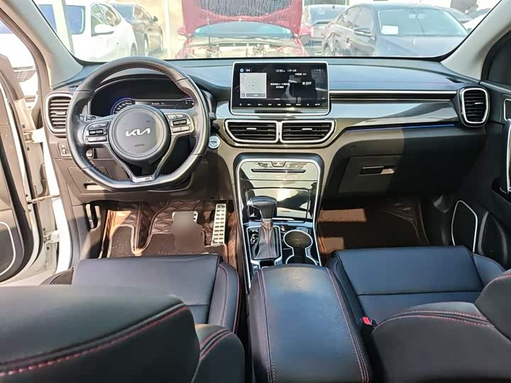 Фото 10 - Kia KX5