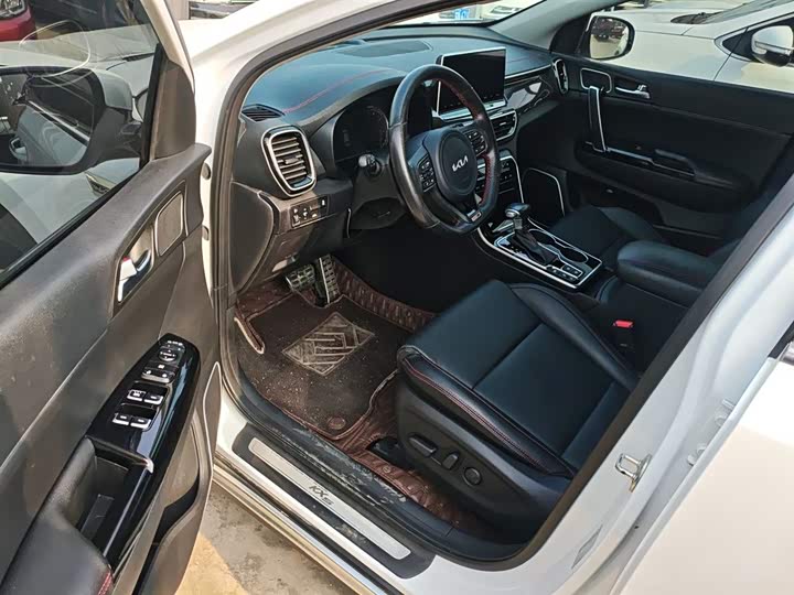 Фото 16 - Kia KX5