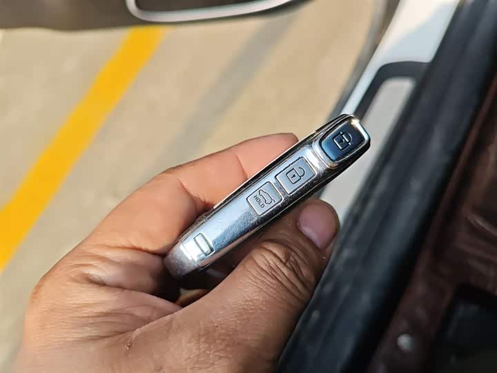 Фото 9 - Kia KX5