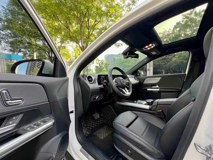 Фото 4 - Mercedes-Benz GLA-Class