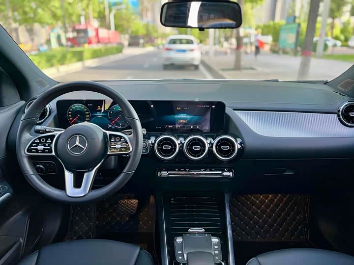 Фото 8 - Mercedes-Benz GLA-Class