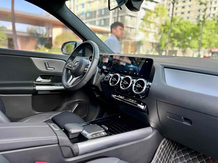 Фото 9 - Mercedes-Benz GLA-Class