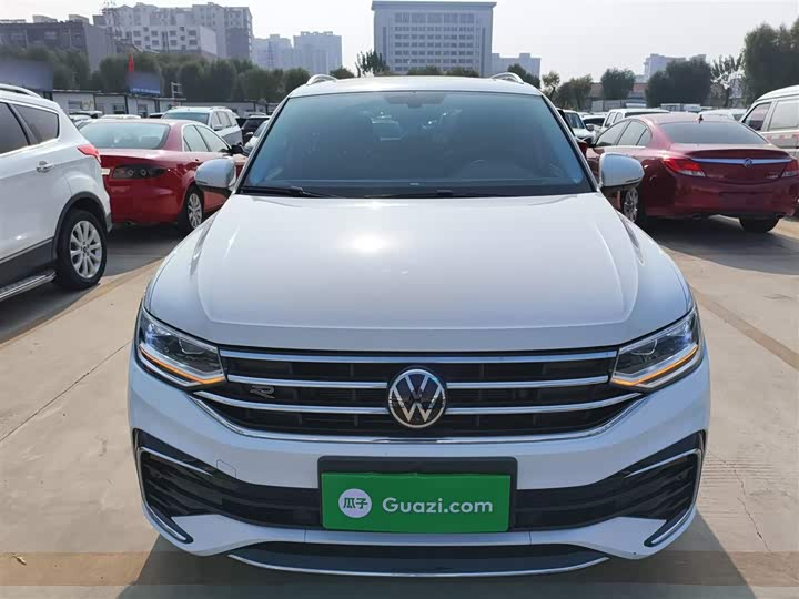 Фото 3 - Volkswagen Tiguan L Pro