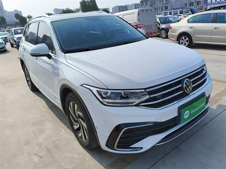 Фото 4 - Volkswagen Tiguan L Pro