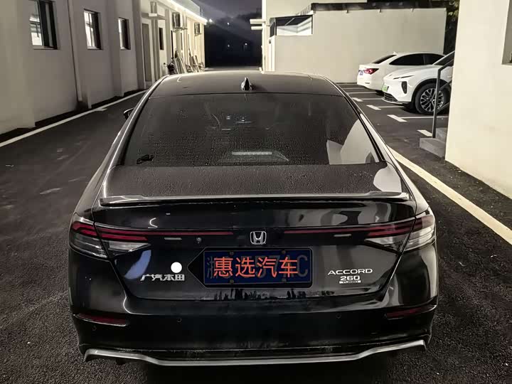 Фото 8 - Honda Accord