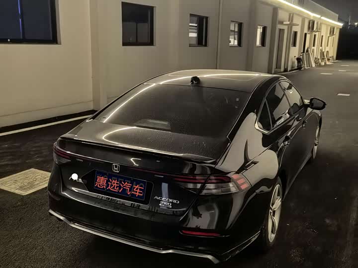 Фото 9 - Honda Accord