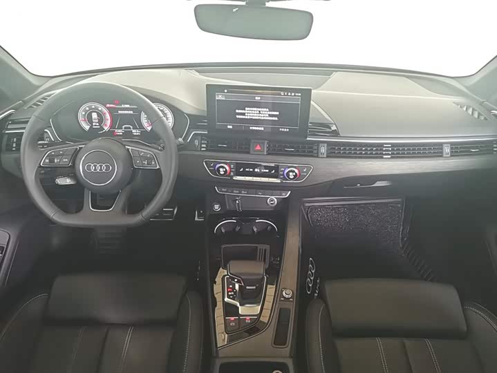 Фото 5 - Audi A4L