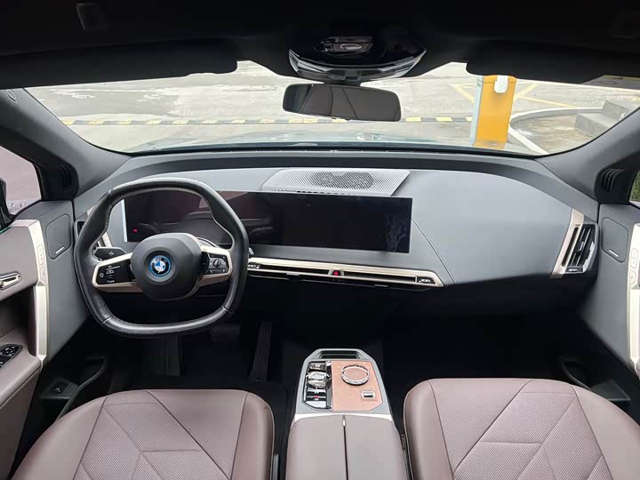 Фото 6 - BMW iX