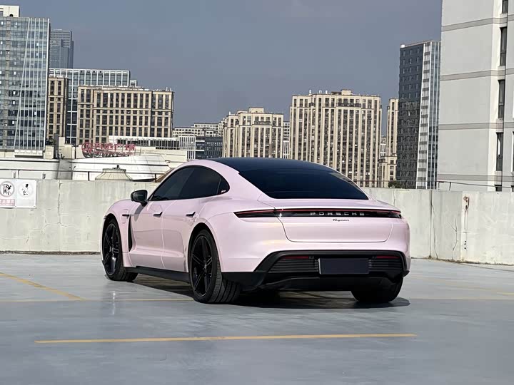 Фото 10 - Porsche Taycan