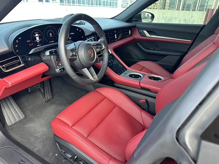 Фото 11 - Porsche Taycan