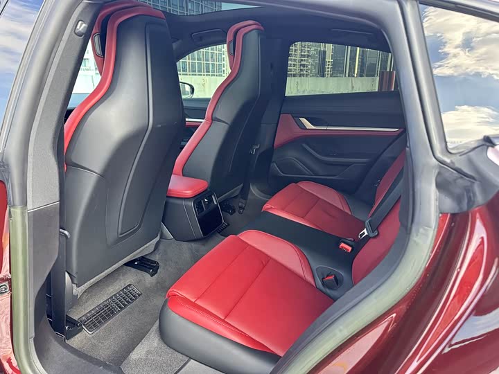 Фото 12 - Porsche Taycan