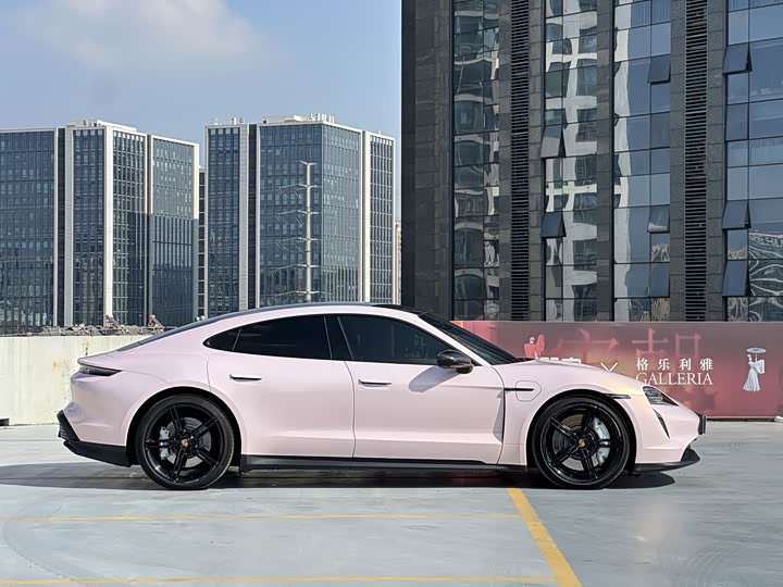 Фото 6 - Porsche Taycan