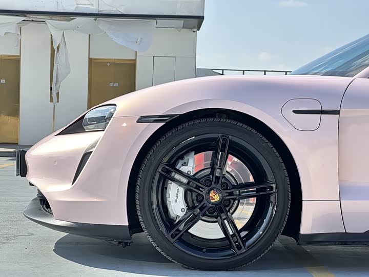 Фото 7 - Porsche Taycan