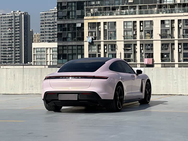 Фото 8 - Porsche Taycan