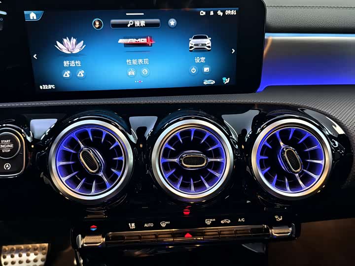 Фото 19 - Mercedes-Benz A-Class AMG