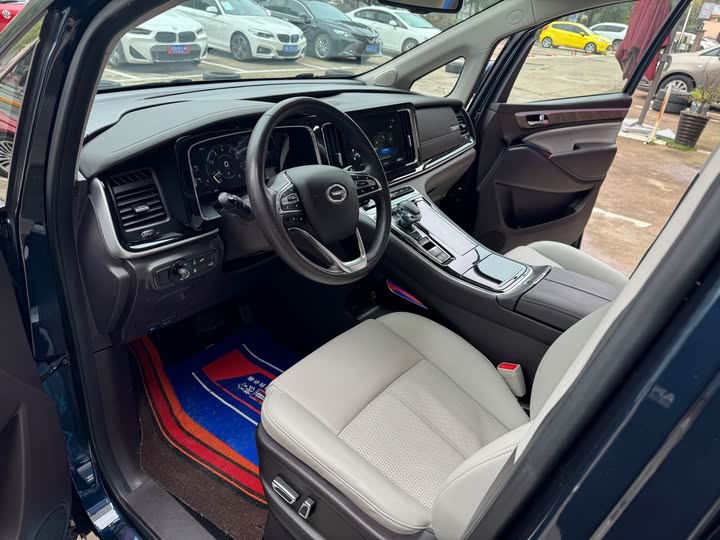 Фото 10 - GAC Trumpchi M8