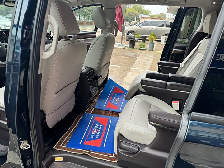 Фото 12 - GAC Trumpchi M8