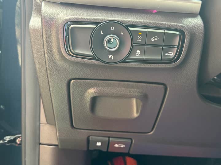 Фото 21 - GAC Trumpchi M8