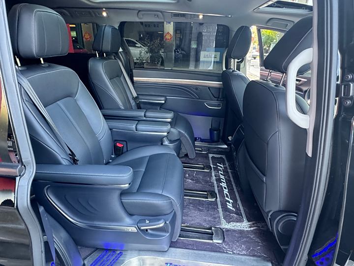 Фото 21 - GAC Trumpchi M8