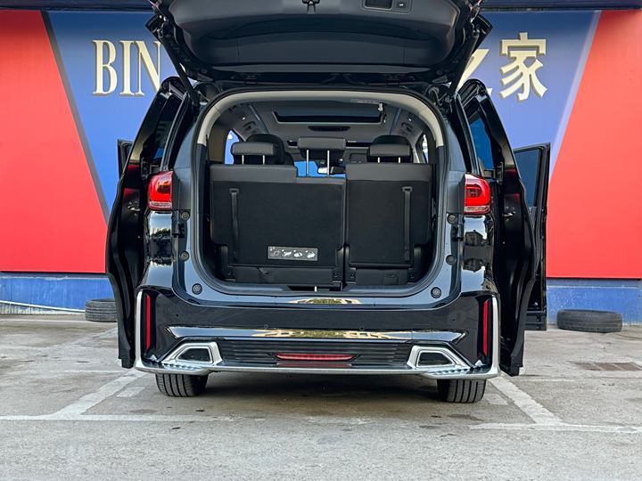 Фото 36 - GAC Trumpchi M8