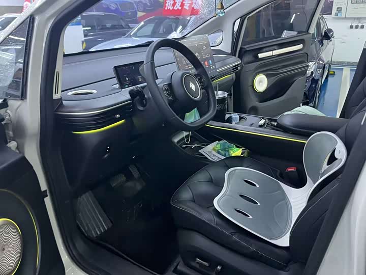 Photo 4 - Baojun Yunduo