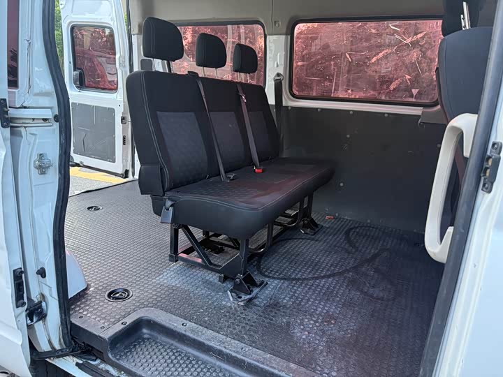 Фото 5 - Maxus V80