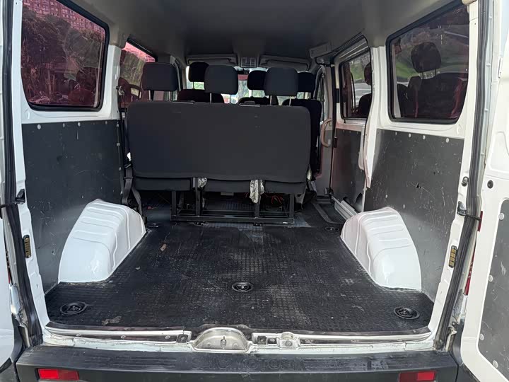 Фото 6 - Maxus V80