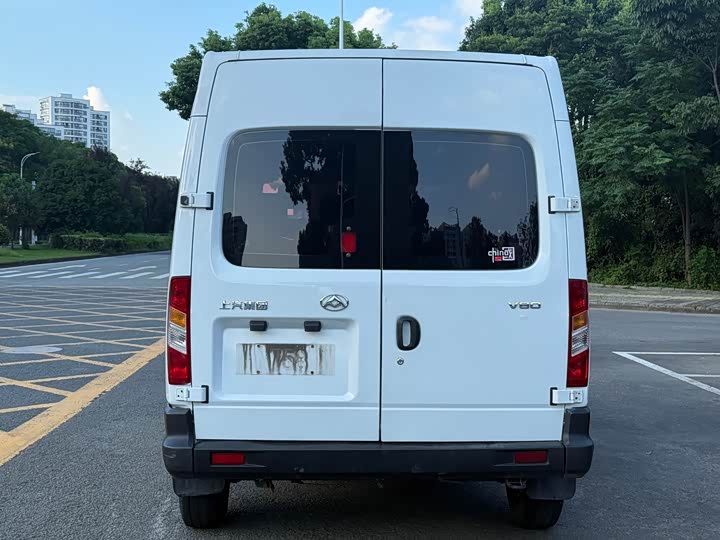 Фото 8 - Maxus V80