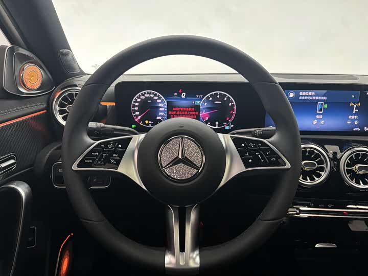 Фото 16 - Mercedes-Benz A-Class