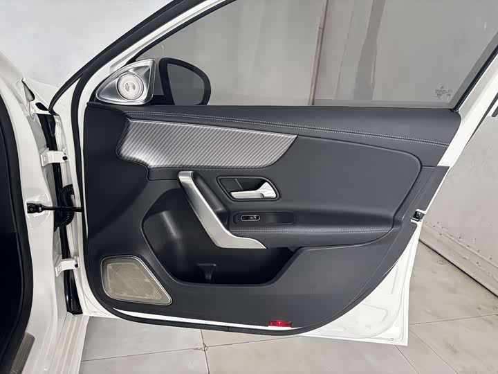 Фото 25 - Mercedes-Benz A-Class