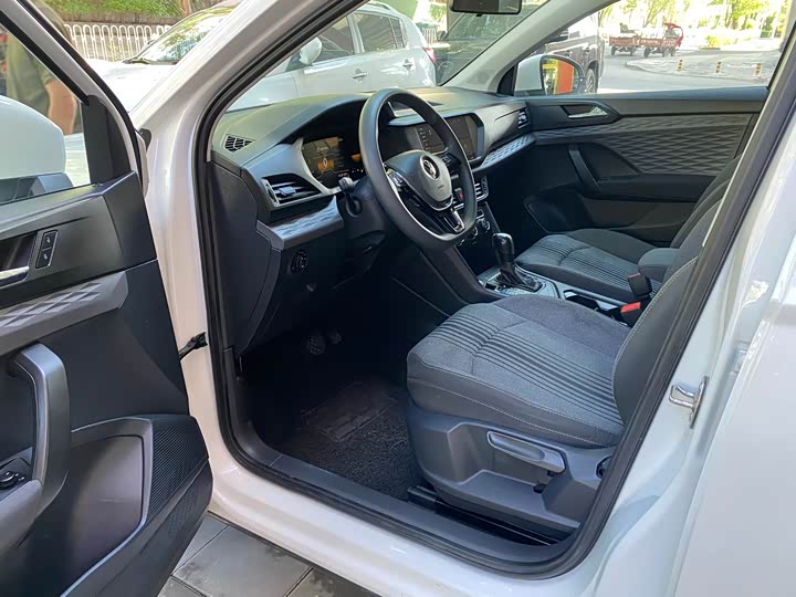 Фото 7 - Volkswagen Tharu