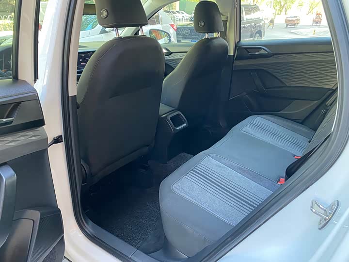 Фото 8 - Volkswagen Tharu