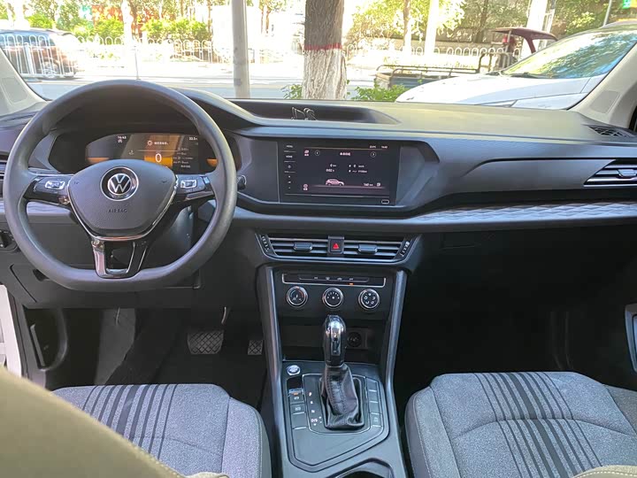 Фото 9 - Volkswagen Tharu