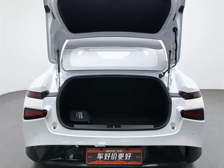 Фото 16 - XPeng P7