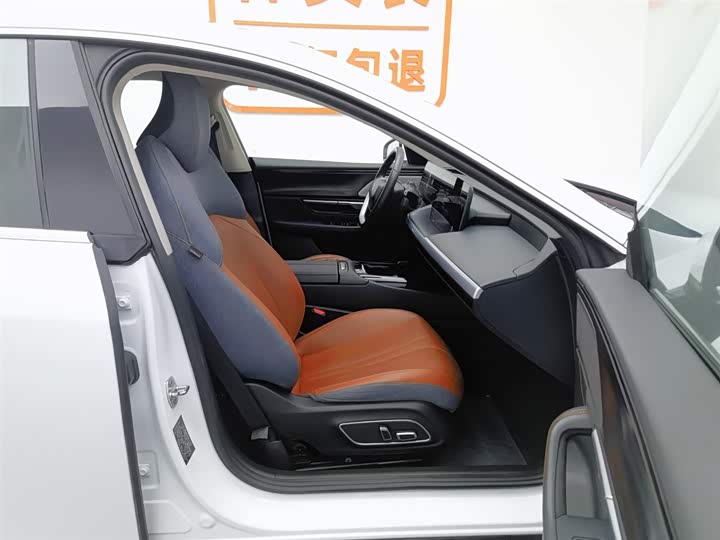 Фото 23 - XPeng P7