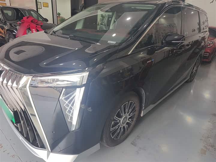 Фото 1 - GAC Trumpchi E9