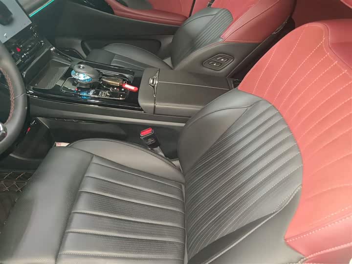 Фото 15 - GAC Trumpchi E9