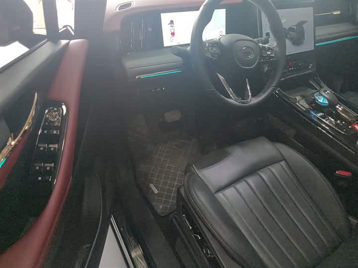 Фото 16 - GAC Trumpchi E9