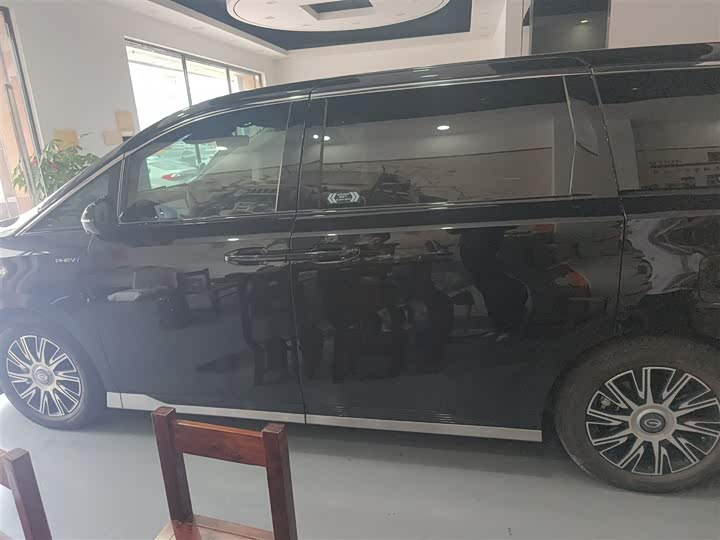 Фото 5 - GAC Trumpchi E9